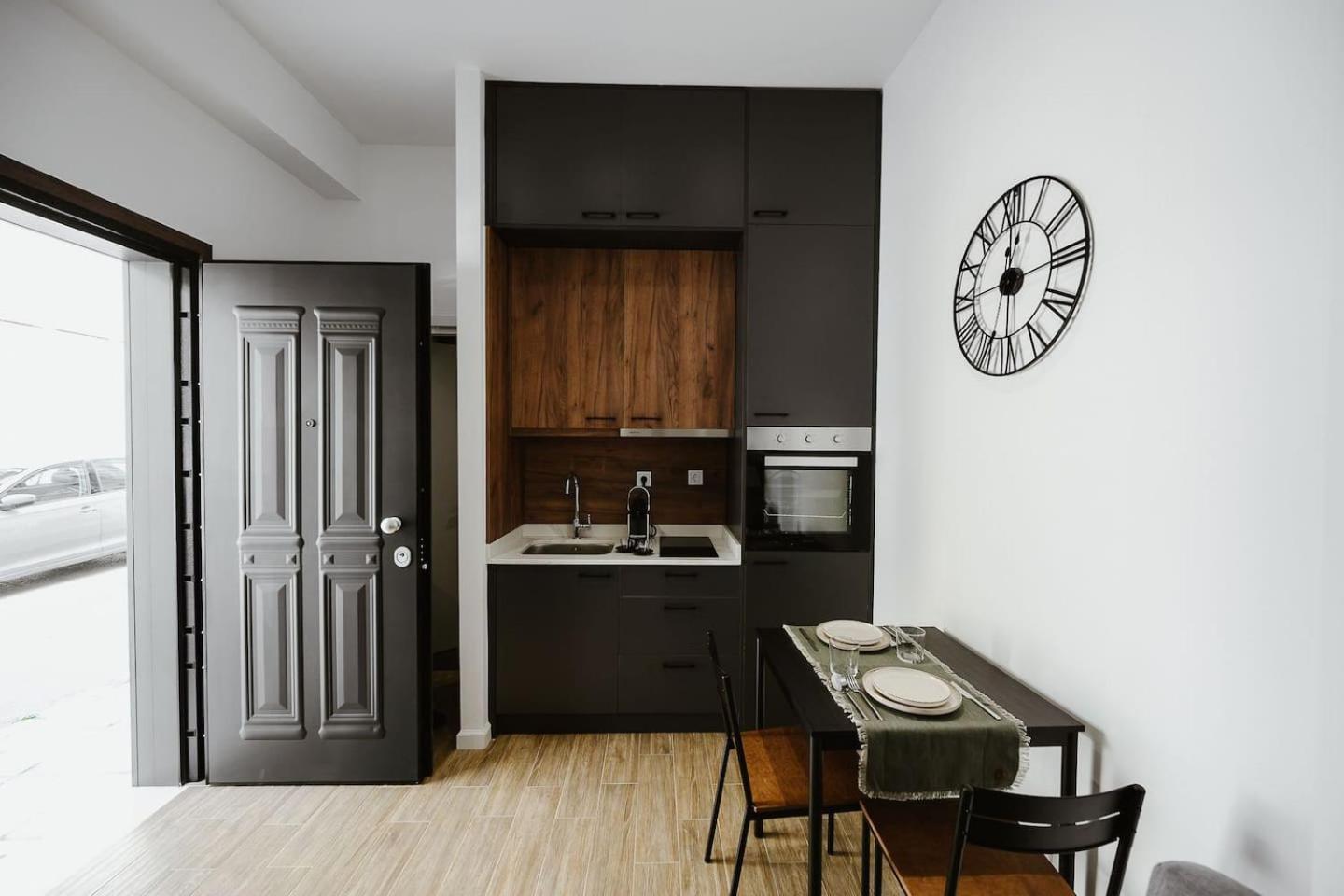 M & N Guesthouse Volos Eksteriør bilde